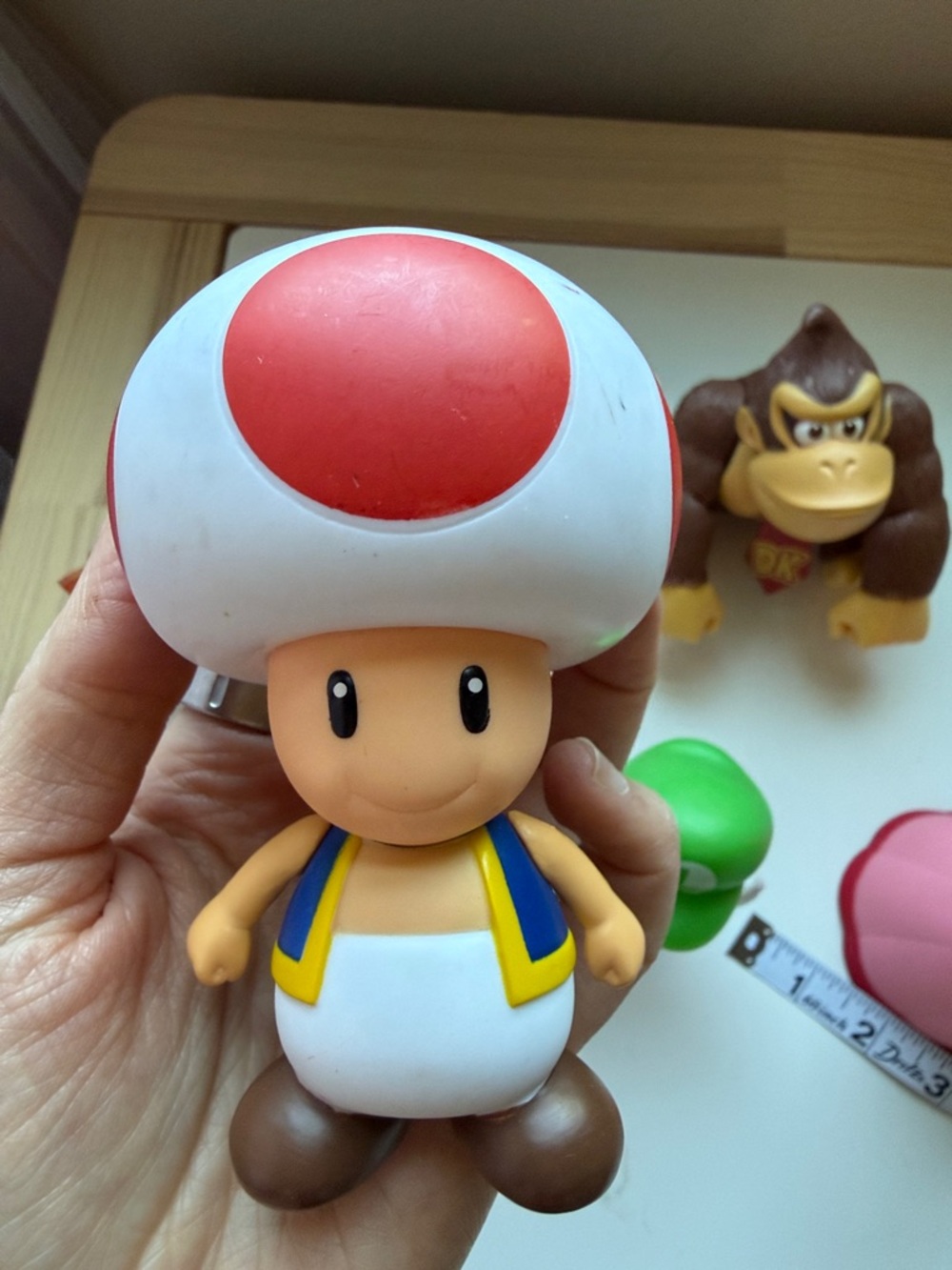 Mario bros figures. Peach, donkey Kong, toad, Luigi, yoshi. All 5-6 inches - Picture 4 of 7